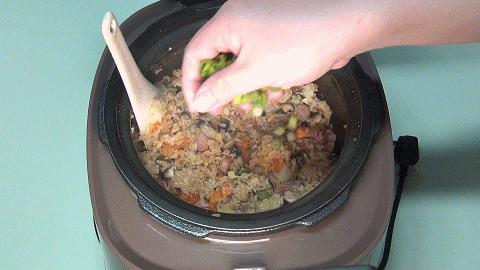 在家做“懒人饭”,有肉有菜还有饭,喷香好吃,孩子都能吃两碗