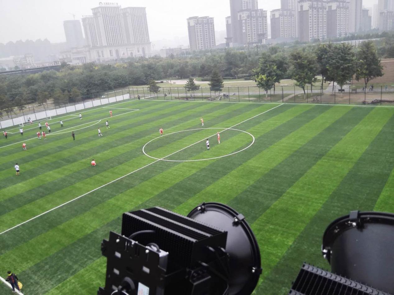 恒大银河战舰,恒大足球场用的什么灯