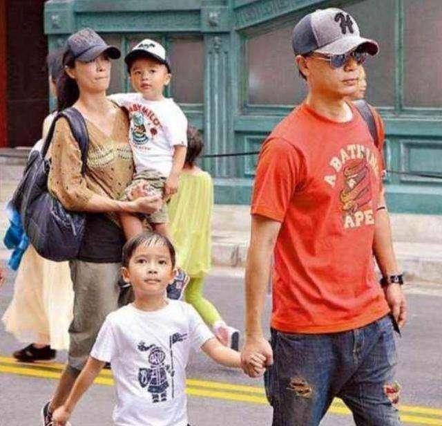 李克勤自曝年初至今没赚到钱，曾卖5000万豪宅的他，还哭穷？