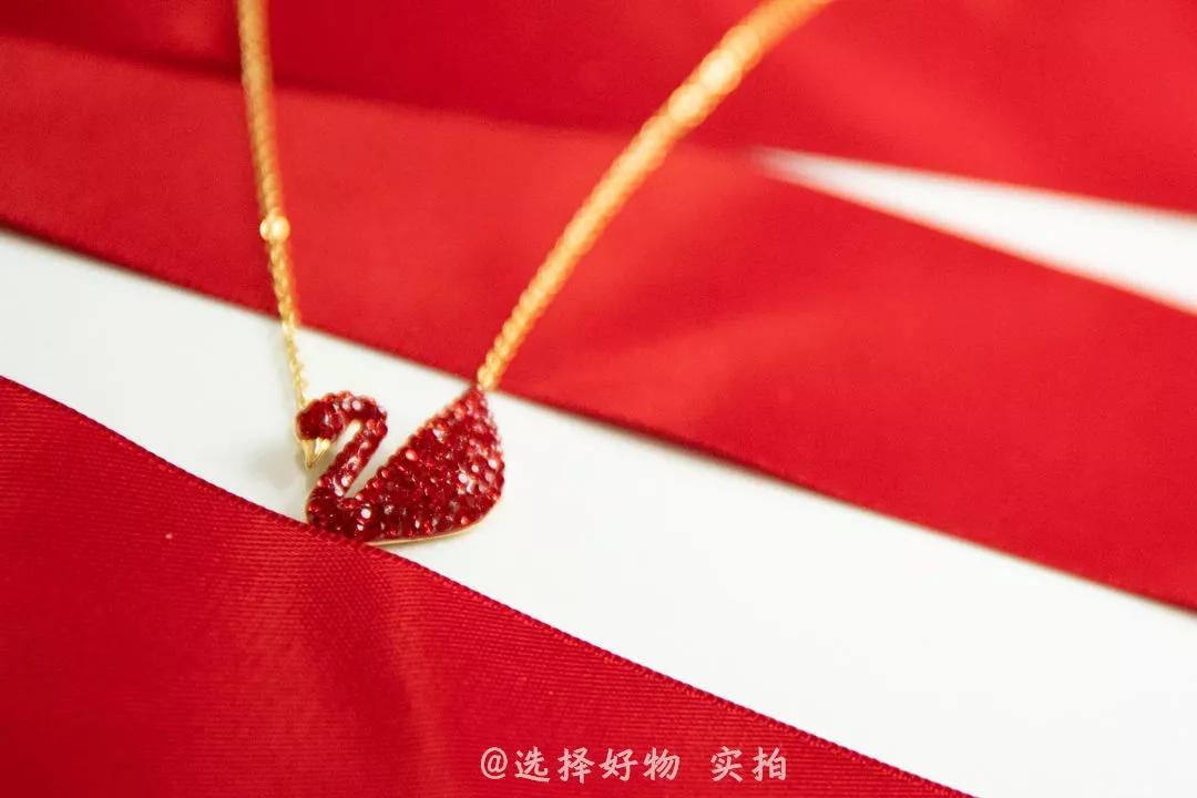 顶级模特的走秀翻车现场,女明星红毯走秀翻车事件