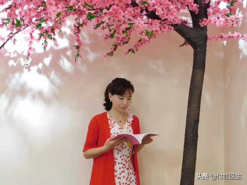 生完孩子后觉得妈妈被忽略了,生完孩子一定要注意这些小问题哦