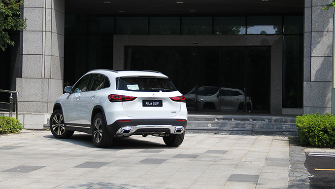奔驰gla200排量多大,奔驰gla2004matic