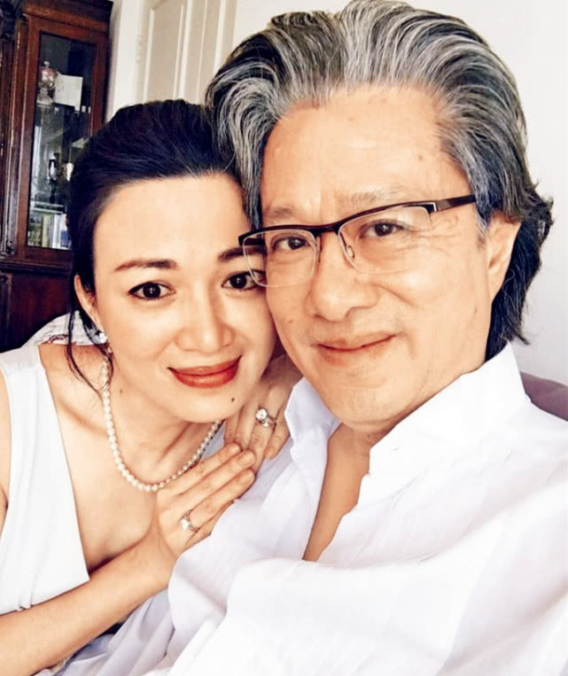 陈少霞富豪老公,陈少霞和老公聚会