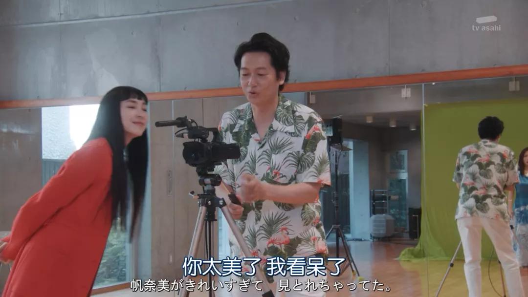 男友总喜欢看别的女生,男朋友总爱看别的女生视频