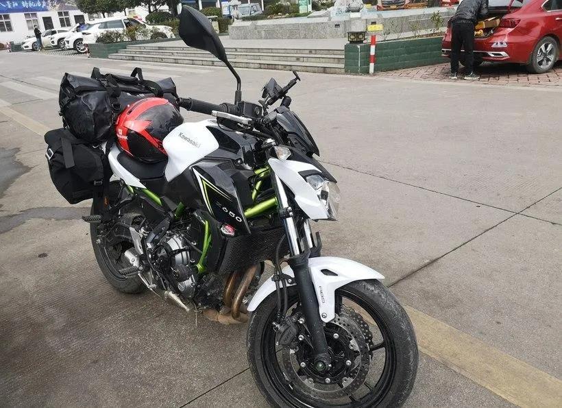 贵阳小伙骑摩托到拉萨,贵州小伙骑川崎去西藏