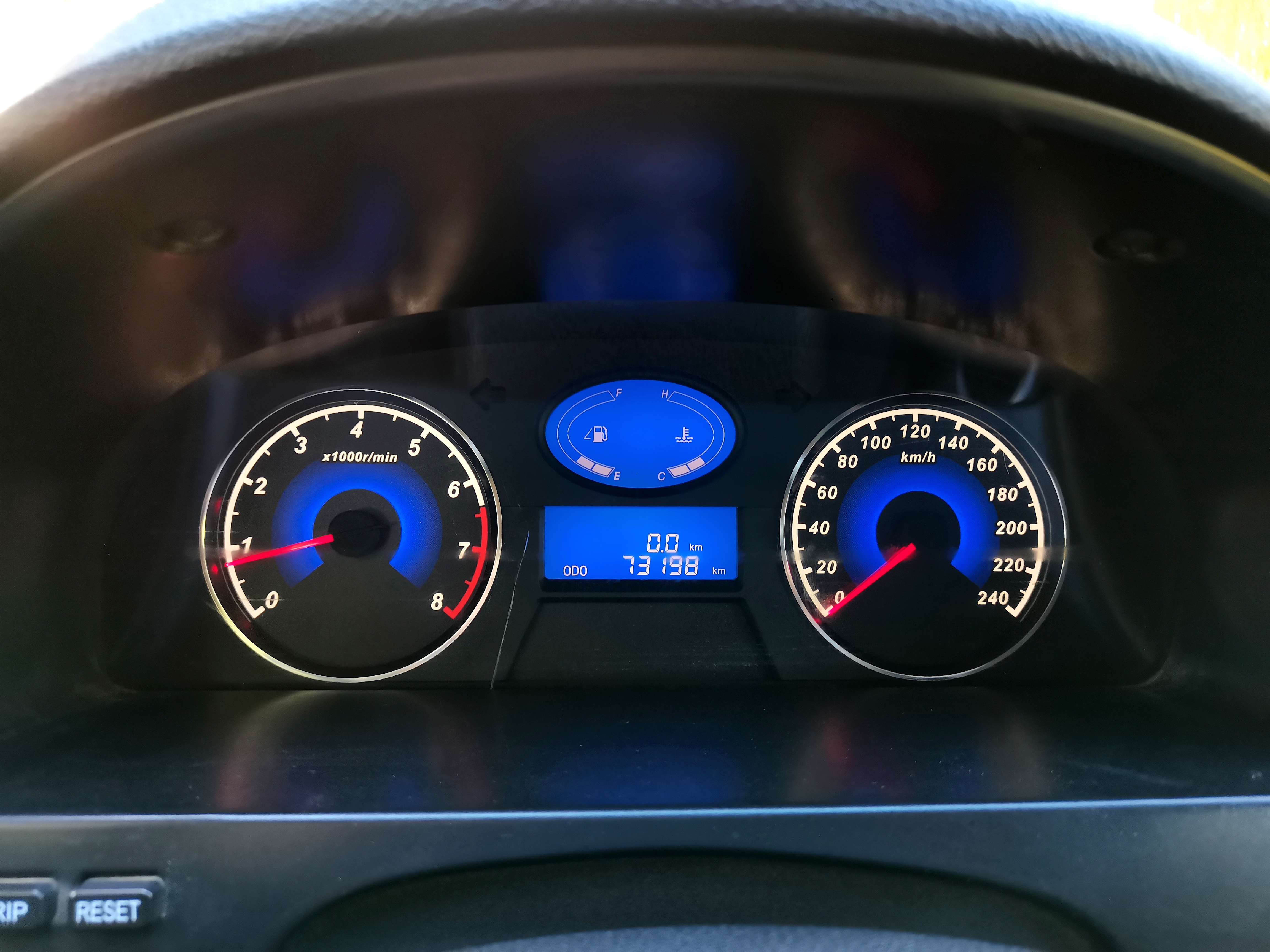 吉利帝豪ec7发动机舱图解,吉利帝豪ec7是正时皮带吗