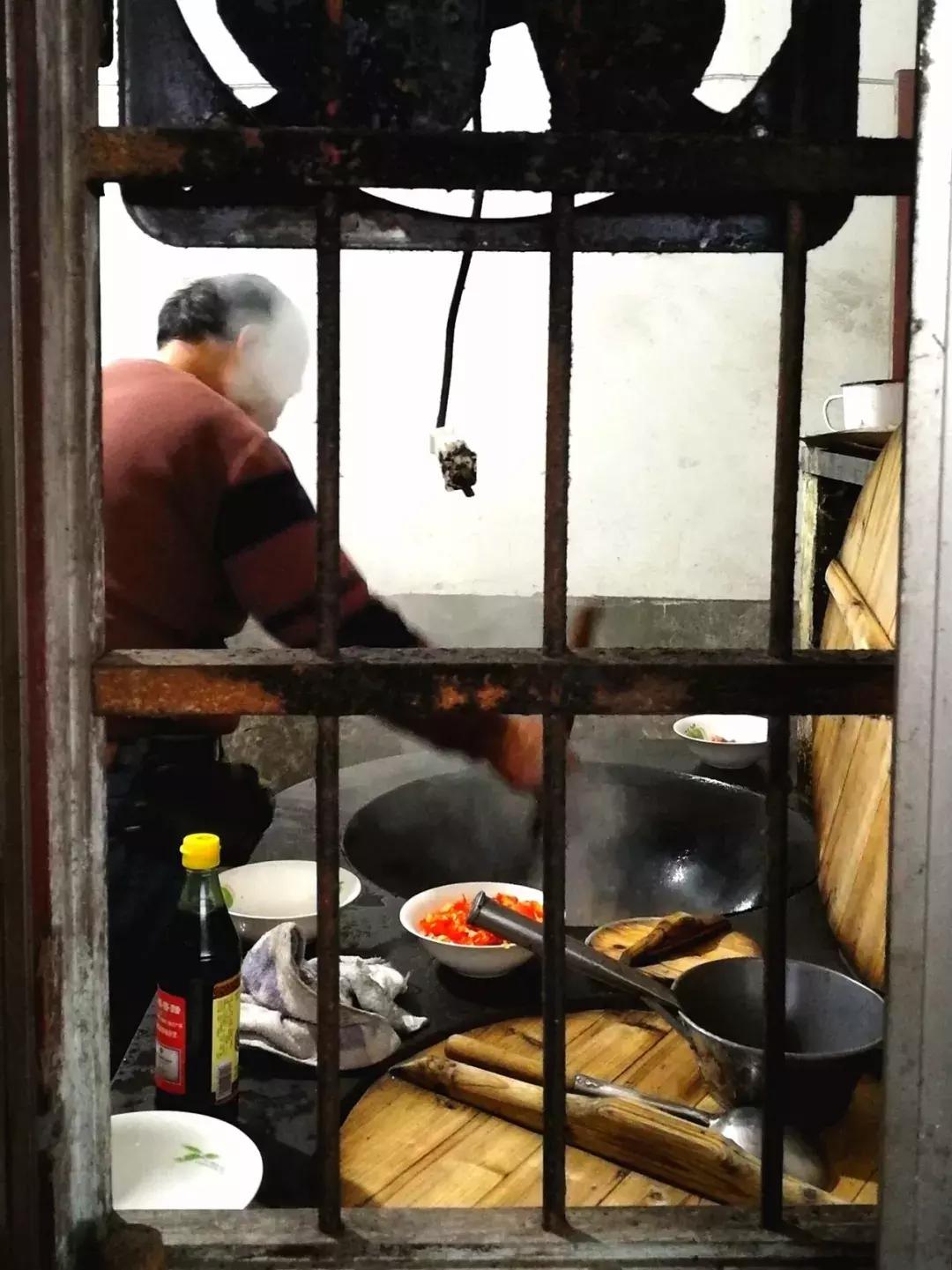 央视挖出来浙江冷门小城，小小鸭头都是世间绝味，人均100+住别墅