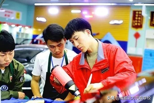 成都专业汽车学校招生,成都北方汽车学校