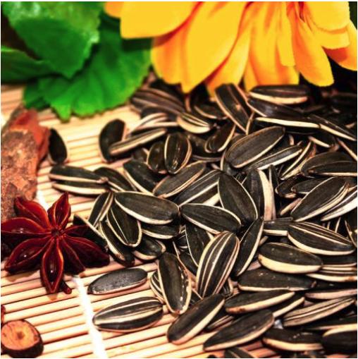 他靠卖小吃摊成了亿万富翁,靠卖干果炒货起家的富豪