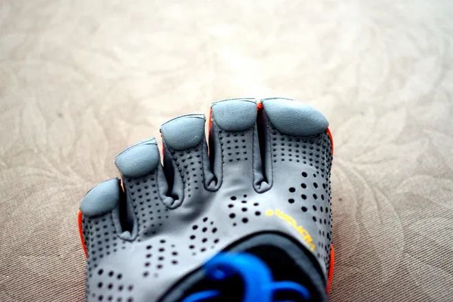 vibram五指鞋测评,vibram五指鞋优缺点
