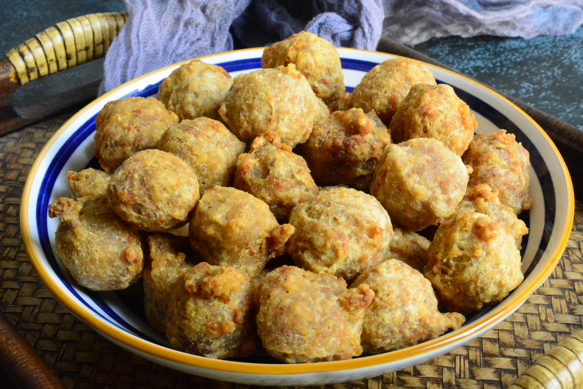 教你炸丸子姥姥传的秘方又酥又脆,酥脆炸丸子各种做法