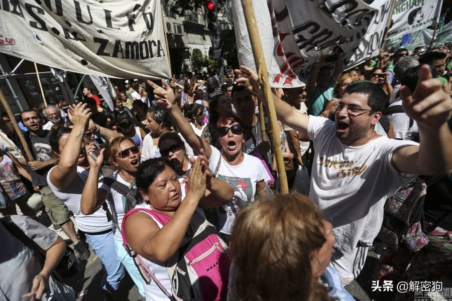 凭本事借的钱,为什么要还?国家欠钱不还当“老赖”,怎么办?