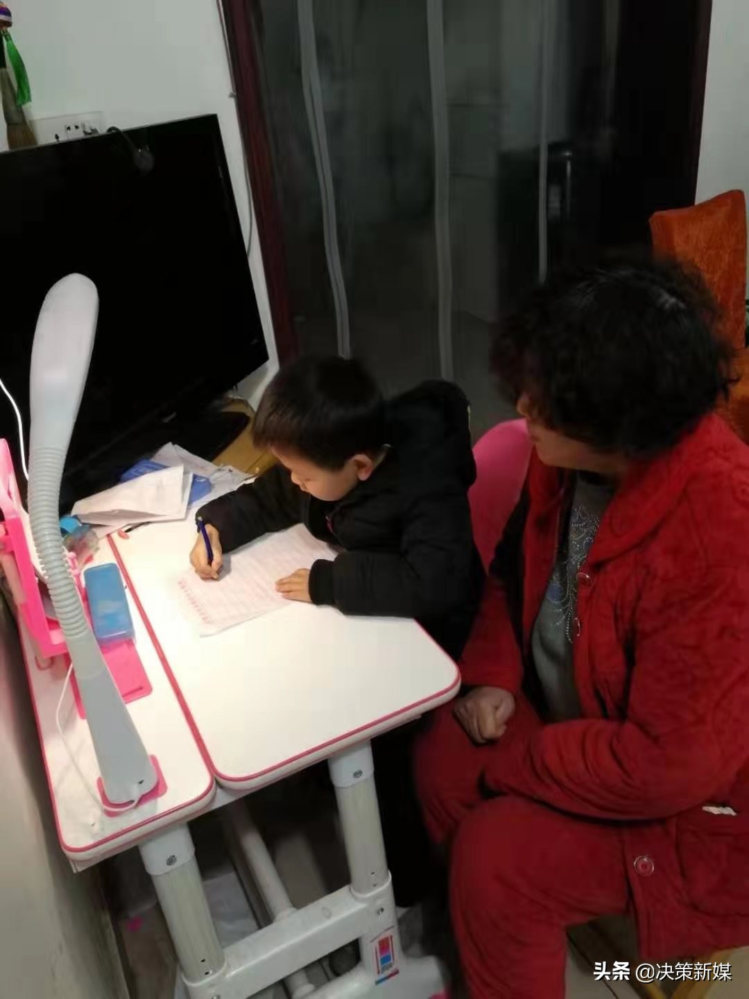 抗疫战全民总动员,抗击病毒全家总动员