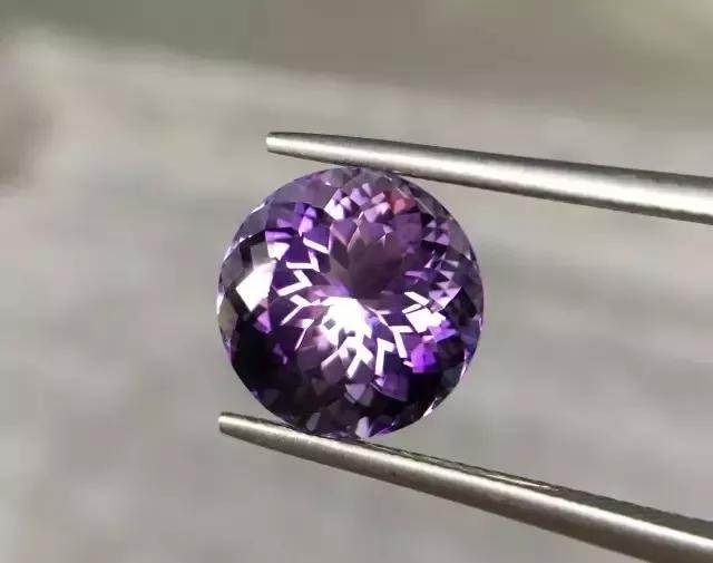 一个托帕石，被“丧心病狂”地砍了1000刀！！光泽却如烟火般闪耀