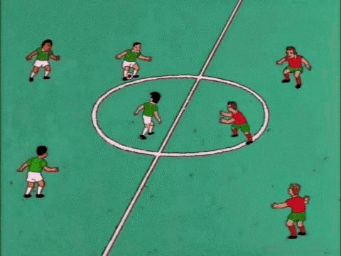 足球为什么是11个人一个队,五人制球员能踢11人足球吗