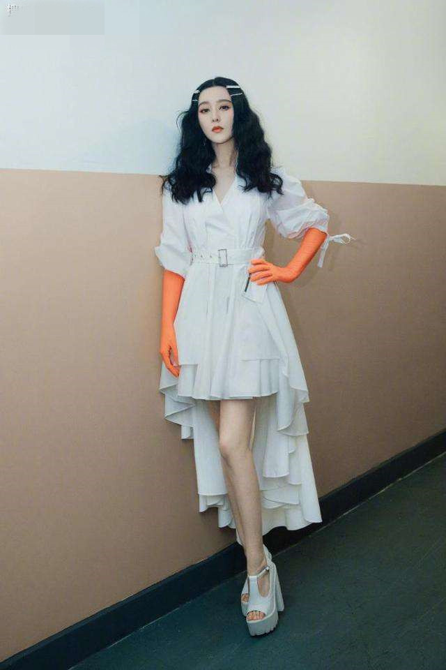 范冰冰高清深v礼服写真,范冰冰深v礼服写真