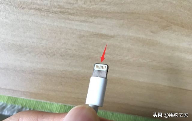 为什么iphone数据线老是接触不良,为什么iphone数据线硬