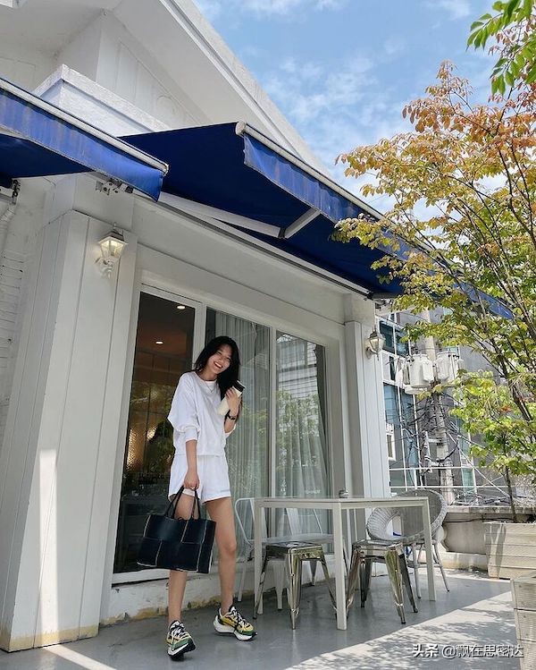 韩国明星近期上脚鞋款一览2021年王炸突然被曝光