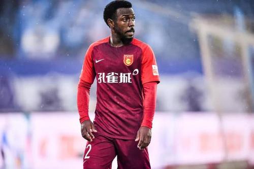 国足又添3名归化入籍球员，“锋线新组合”的攻击能力将出现转机