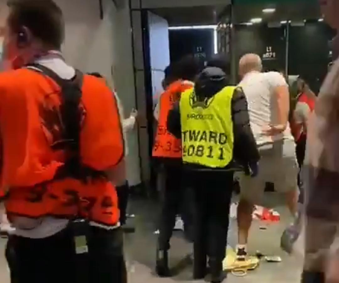 欧洲杯足球流氓,调侃欧洲杯足球流氓斗殴事件