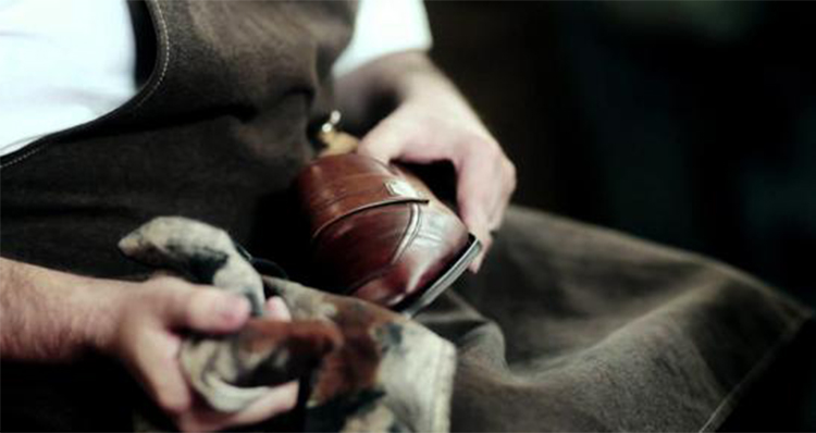 怎样保养皮鞋结实耐穿,平时该怎样保养漆皮皮鞋