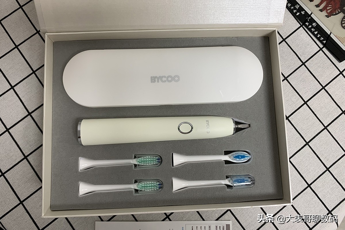 待机365天的电动牙刷,声波电动牙刷ipx8防水