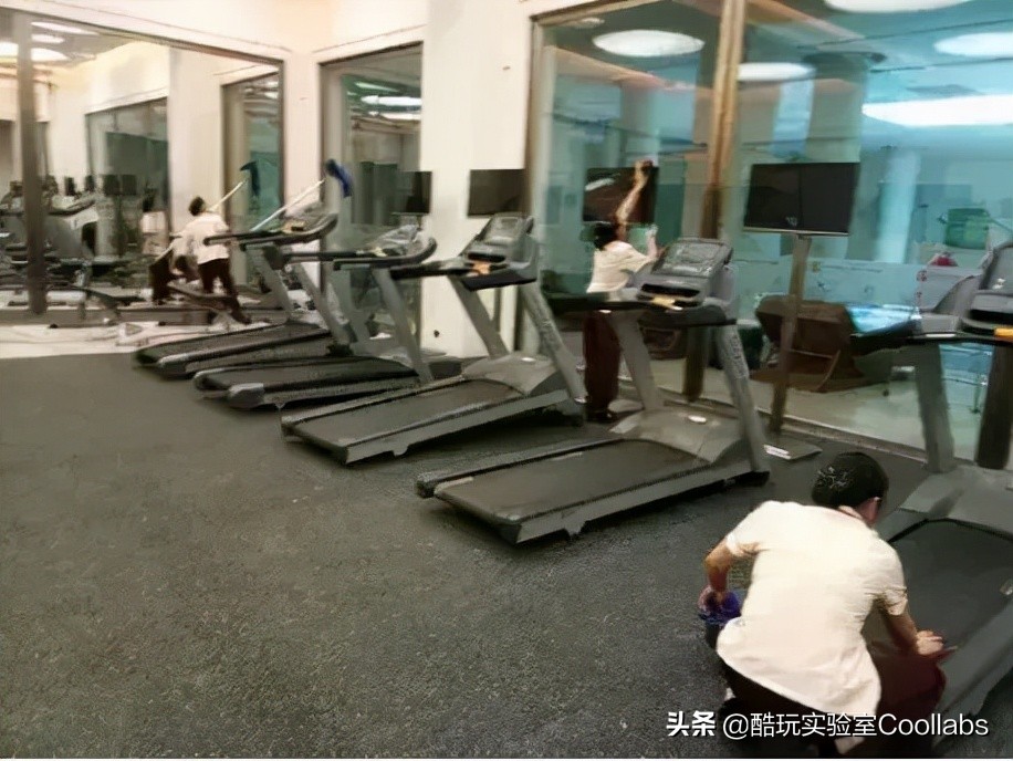 *拍偷**、性暗示、*养包**…健身房的1.5万亿生意究竟是什么？