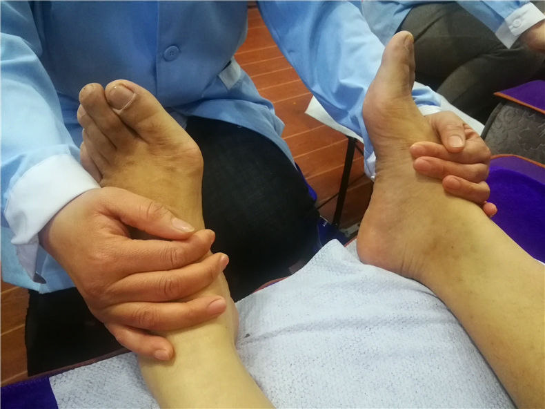 最美修脚师郭丽娟,河南孟津郭丽娟