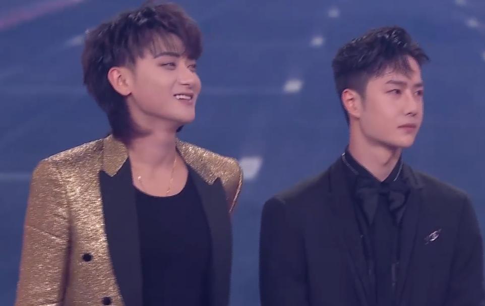 杨幂与杨紫的采访节目,微博之夜杨幂和杨紫在聊什么