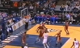 nba2kol文斯卡特98版扣篮动作,文斯卡特大风车扣篮背后角度