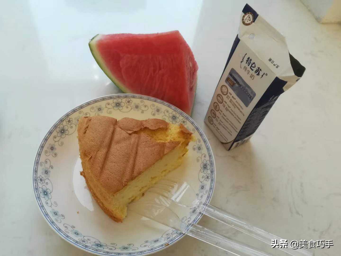 吐司加鸡蛋芝士牛奶,早餐吃吐司加牛奶和鸡蛋