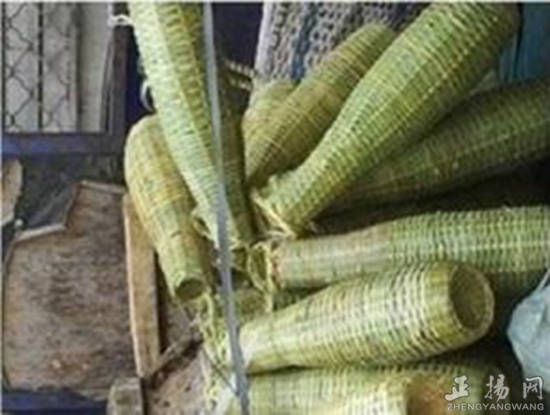 童年野外捉鱼,童年溪边捉鱼