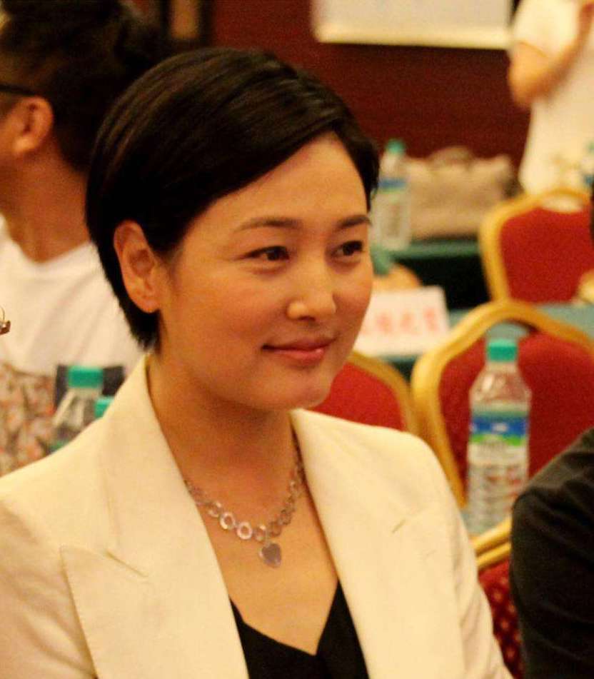 张延和谁主持欢乐总动员,胡可张延欢乐总动员视频