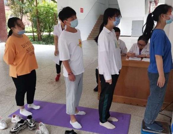 高中生标准身高表出炉,高中生身高实测校园