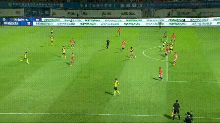 艾克森高拉特破门韦世豪双响,郜林传球艾克森