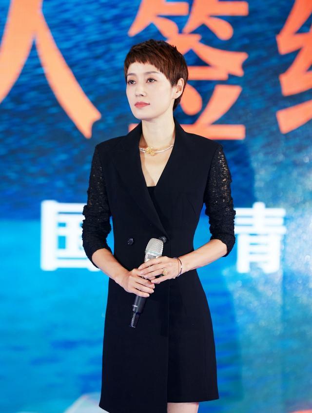 最近很火的新款裙,新款裙子洋气网红爆款皮裙