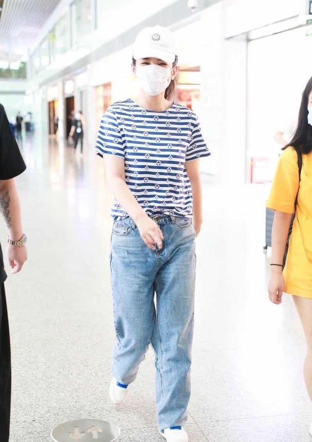 黄奕蓝色深v长裙,黄奕最惊艳的红裙