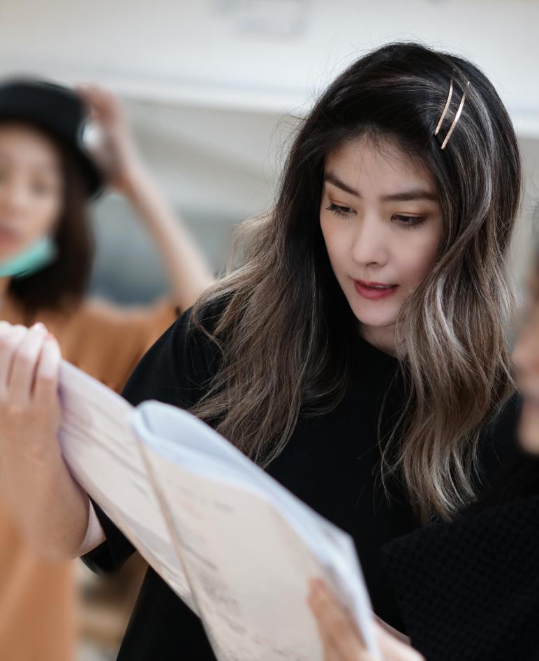 陈慧琳白连体裤出席活动,陈慧琳穿地摊衣服