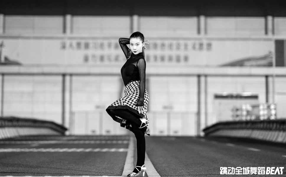 如何扎实的练好拉丁舞基本功,单人零基础简单拉丁舞教学儿童