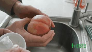 桃子用碱面泡完发黑,桃子用碱洗了发黑