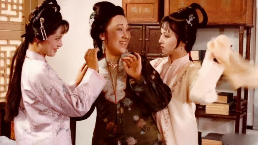 蒋勋宝玉黛玉的缘分不可取代,蒋勋评价黛玉的长相