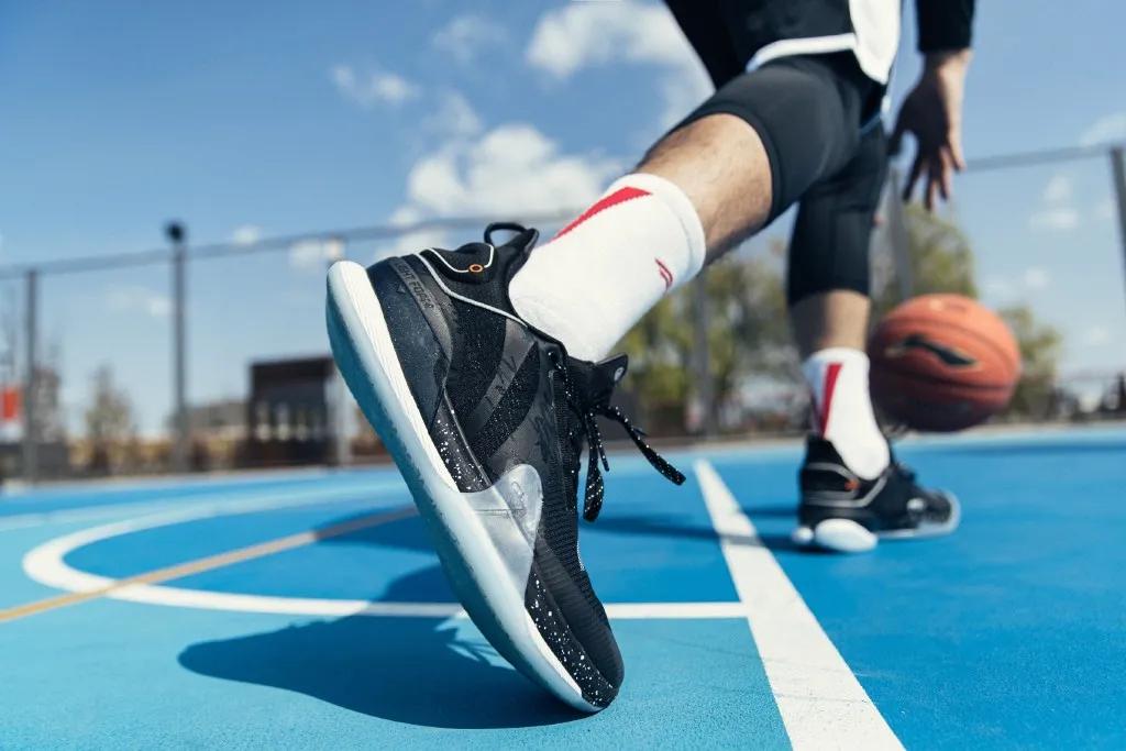 李宁的闪击八代实战,李宁闪击8有小瑕疵