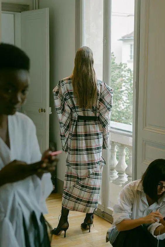 大骨架的穿搭技巧,大骨架穿衣服技巧