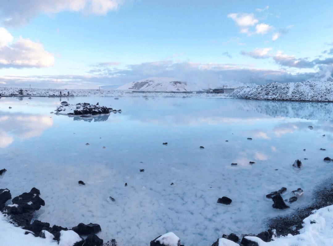 穿情侣装不是挺正常的吗,穿情侣装好尴尬