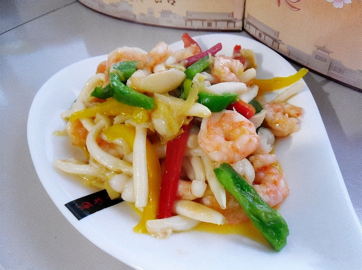 洋葱炒虾仁怎么做好吃又简单,洋葱炒虾仁怎么做简单又好吃