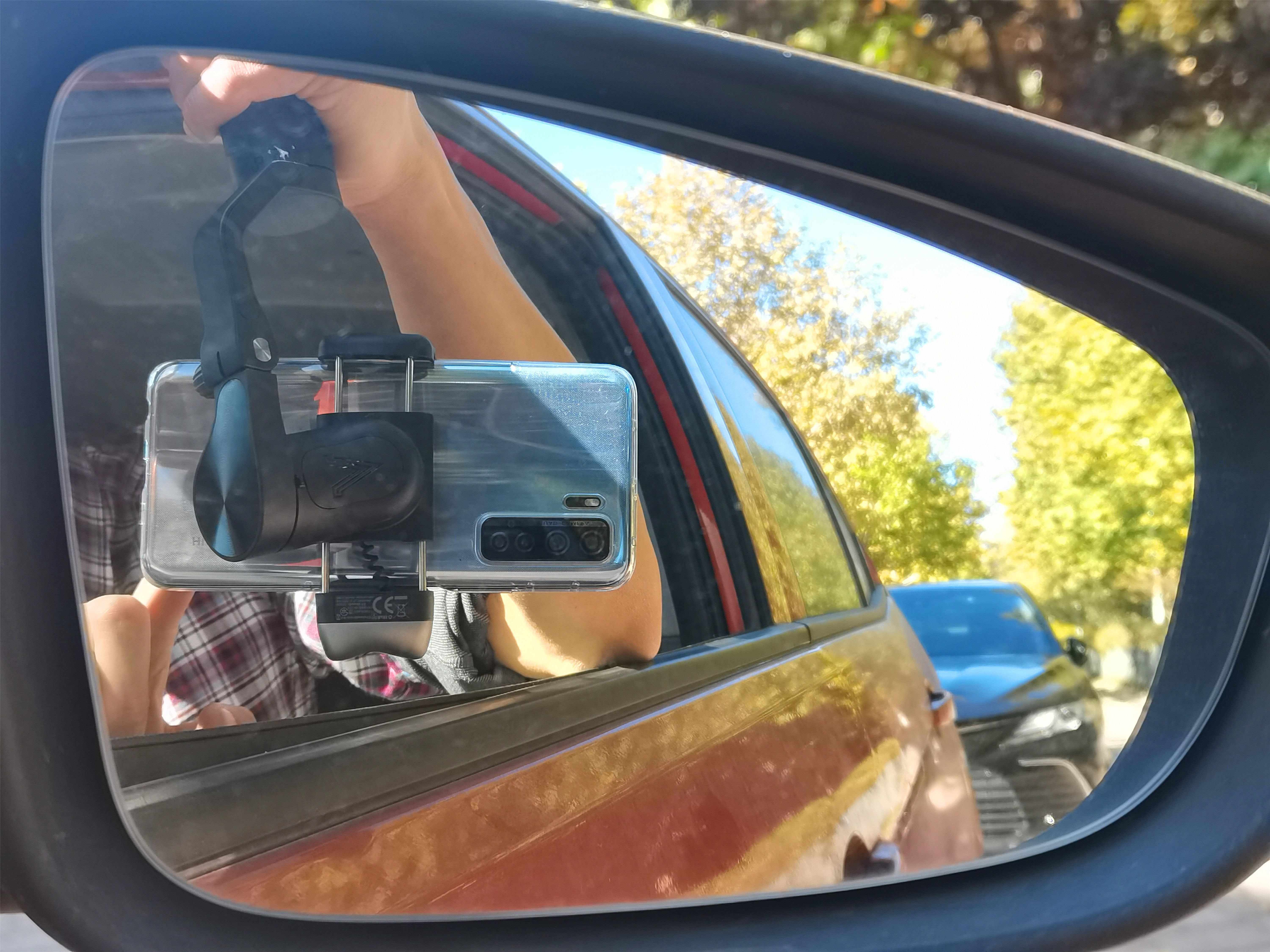 视频聊天还费力举着手机？用浩瀚V2手机云台，稳定、补光、跟人走