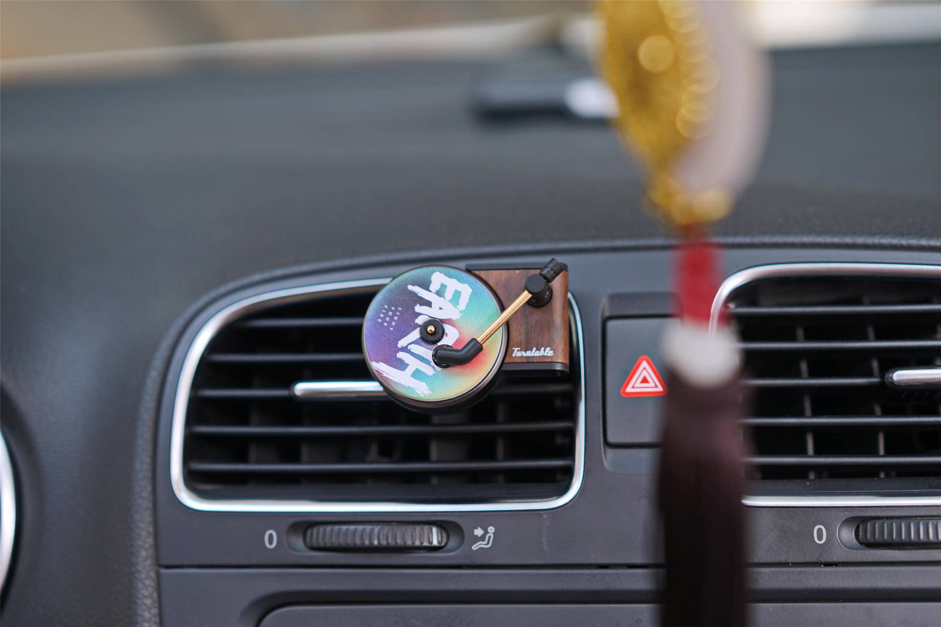 原创首发：安全又有情杯的TITA唱片机车载香薰上手体验