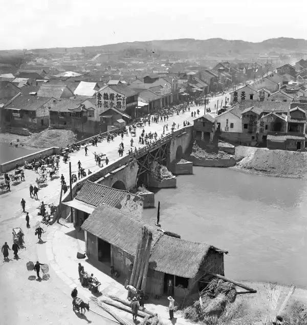 南京相隔百年的照片,南京城景对比图