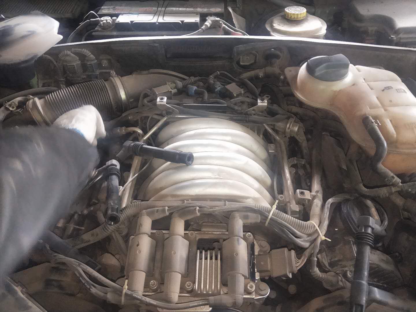 奥迪6缸2.8发动机通病,奥迪2.8v6发动机抖动缺缸