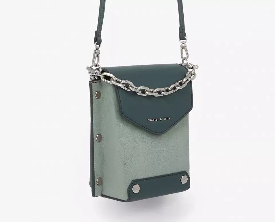 小ck最新款包多少钱,小ck性价比最高的包包